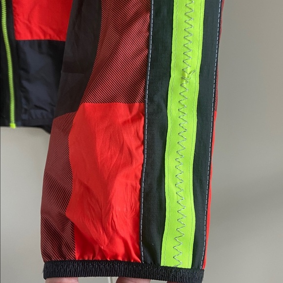 Nike Running Run Wild Pack Windrunner Jacket - Picture 12 of 16